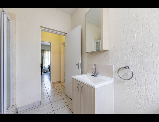 2 BEDROOM SECTIONAL TITLE FOR SALE IN DOUGLASDALE